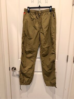 Chinatown Market Olive
Green Nylon Cinch Jogger
Pants Size M